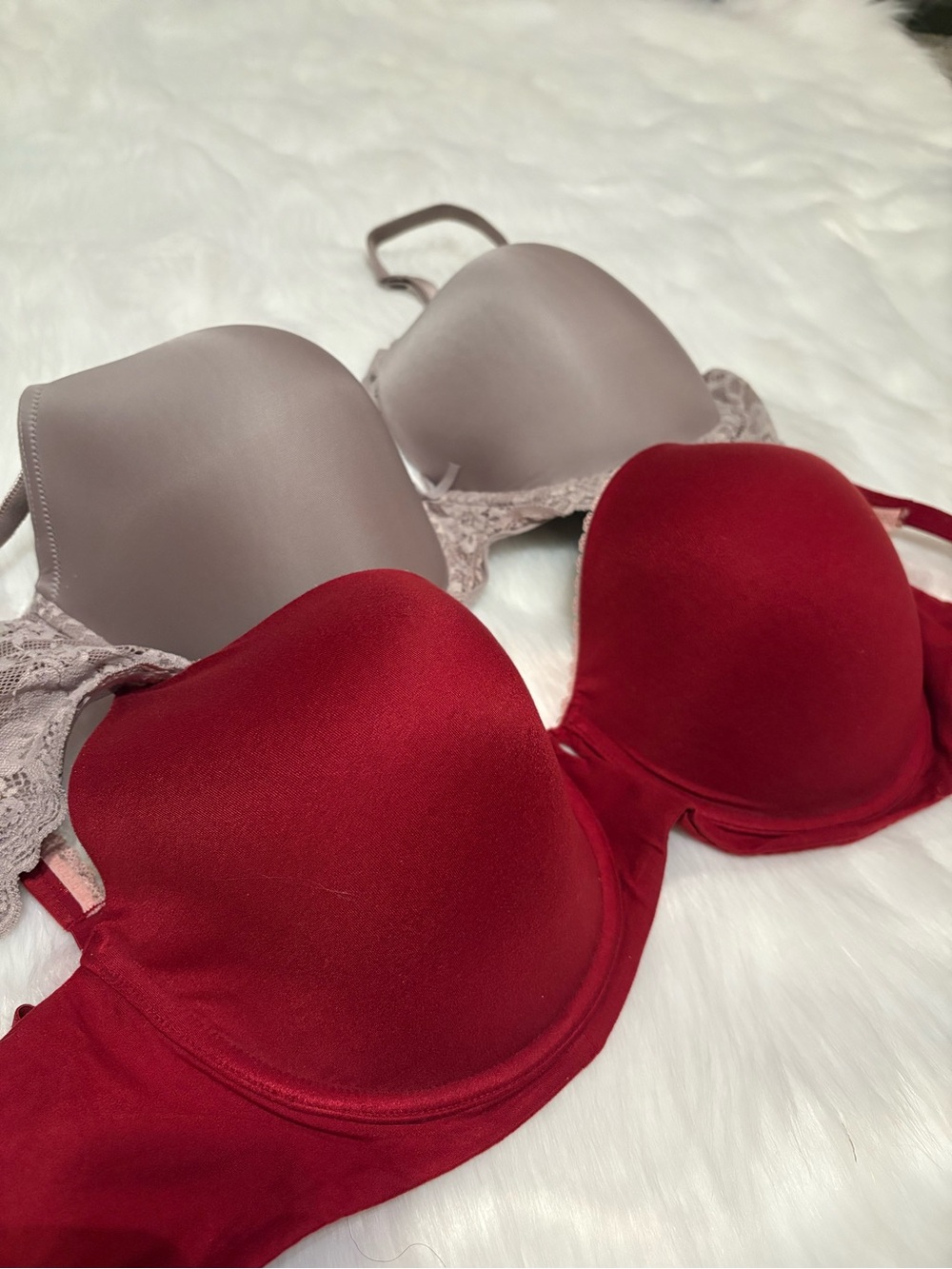Victoria’s Secret Red & light lilac bra bundle